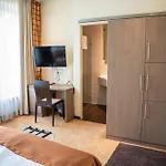 Am Schlosspark ホテル 3*