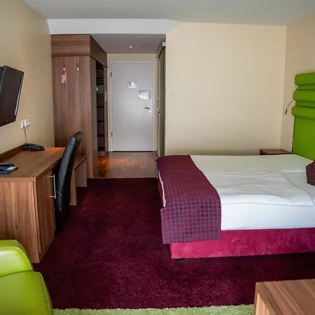 Am Schlosspark מלון וורמס