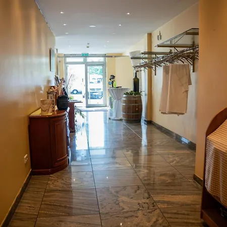 Am Schlosspark 3* וורמס