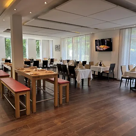 Am Schlosspark מלון 3*