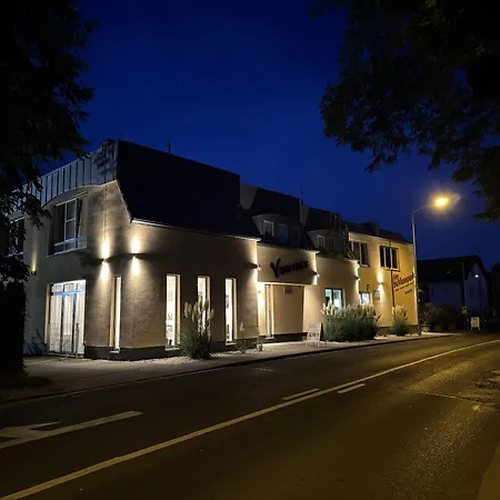 Am Schlosspark מלון 3*