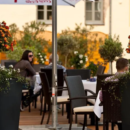 Am Schlosspark Bed & Breakfast