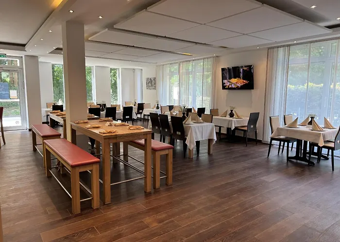 Am Schlosspark Hotel 3*